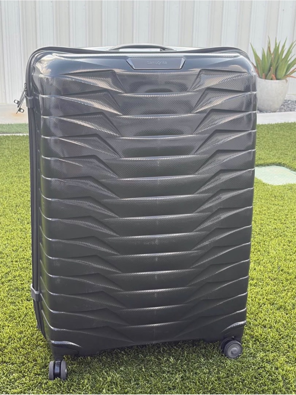 Samsonite “Proxis Extra Large Spinner”